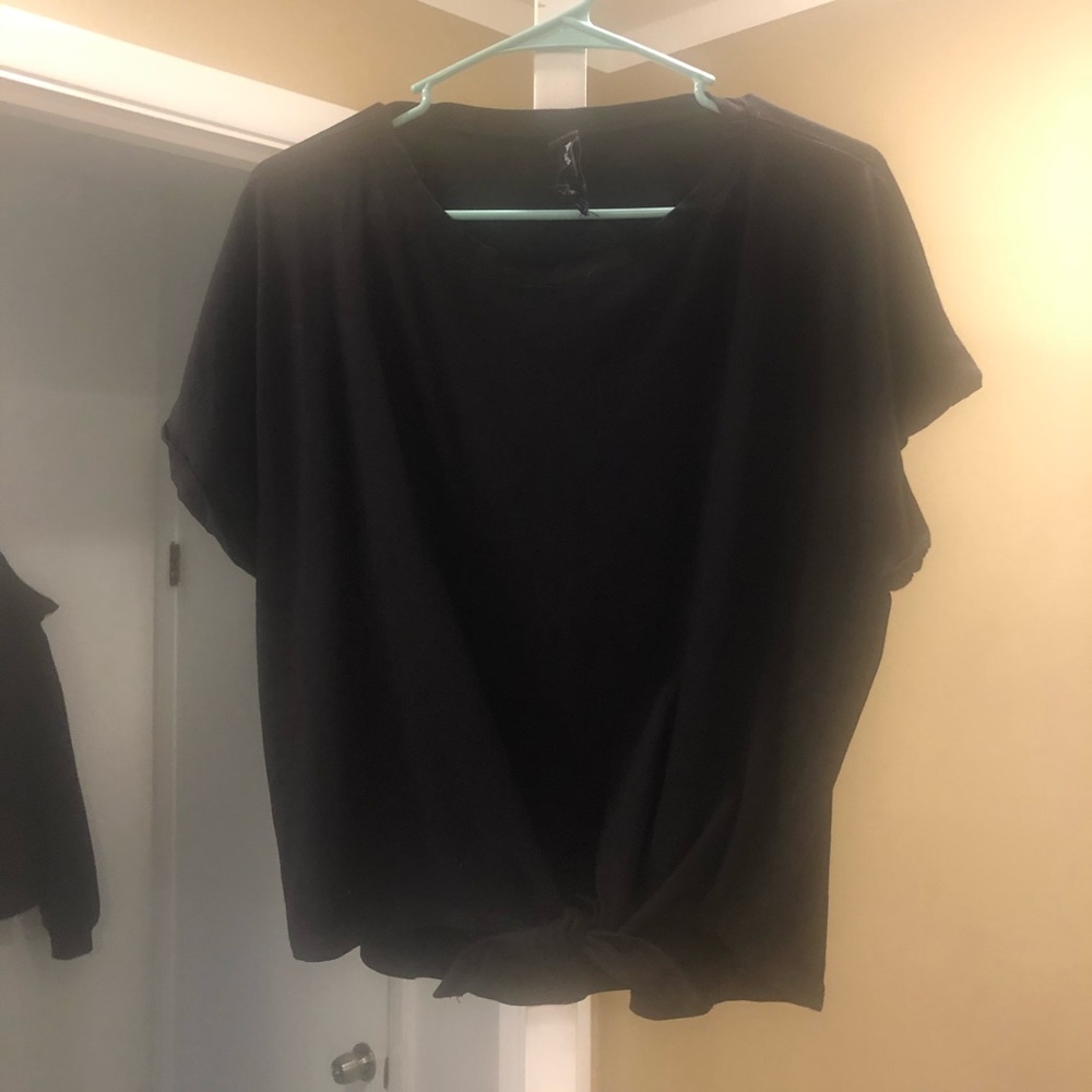 Black tee knots in front